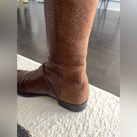 Stuart Weitzman The Siella Coffee Brown Croc Embossed Leather Size 37.5/7B - Picture 8 of 11